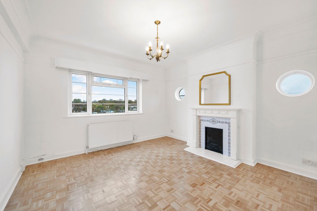 Property photo 2 of 14 Picture No. 12