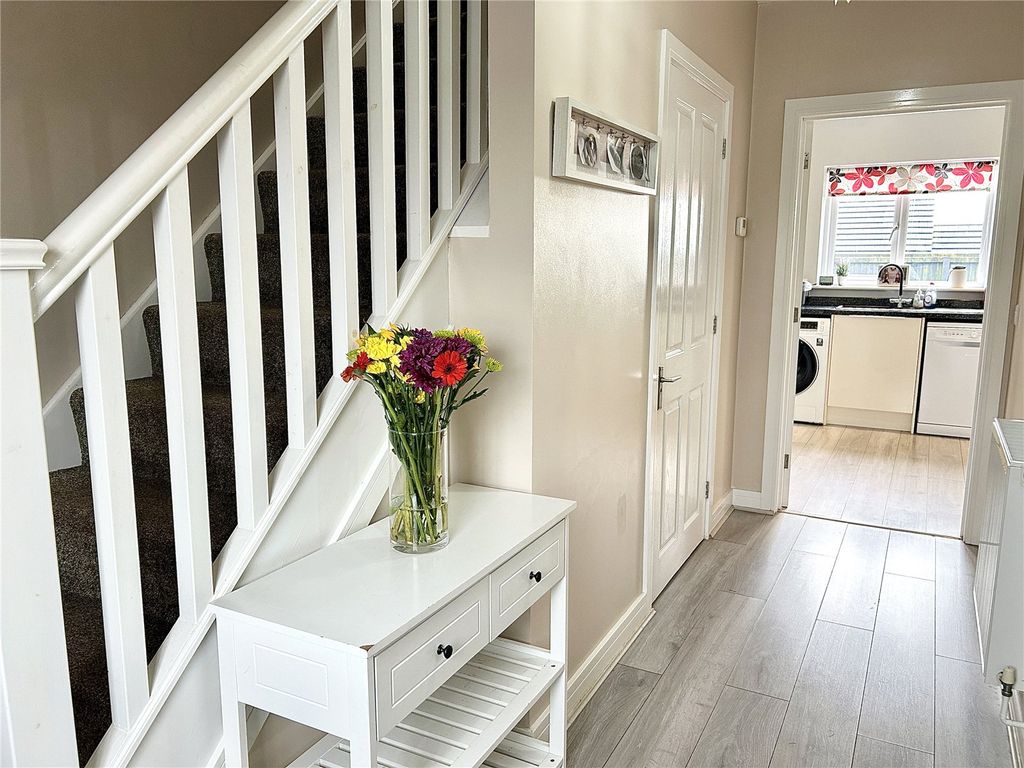 Property photo 2 of 16 Picture No. 15