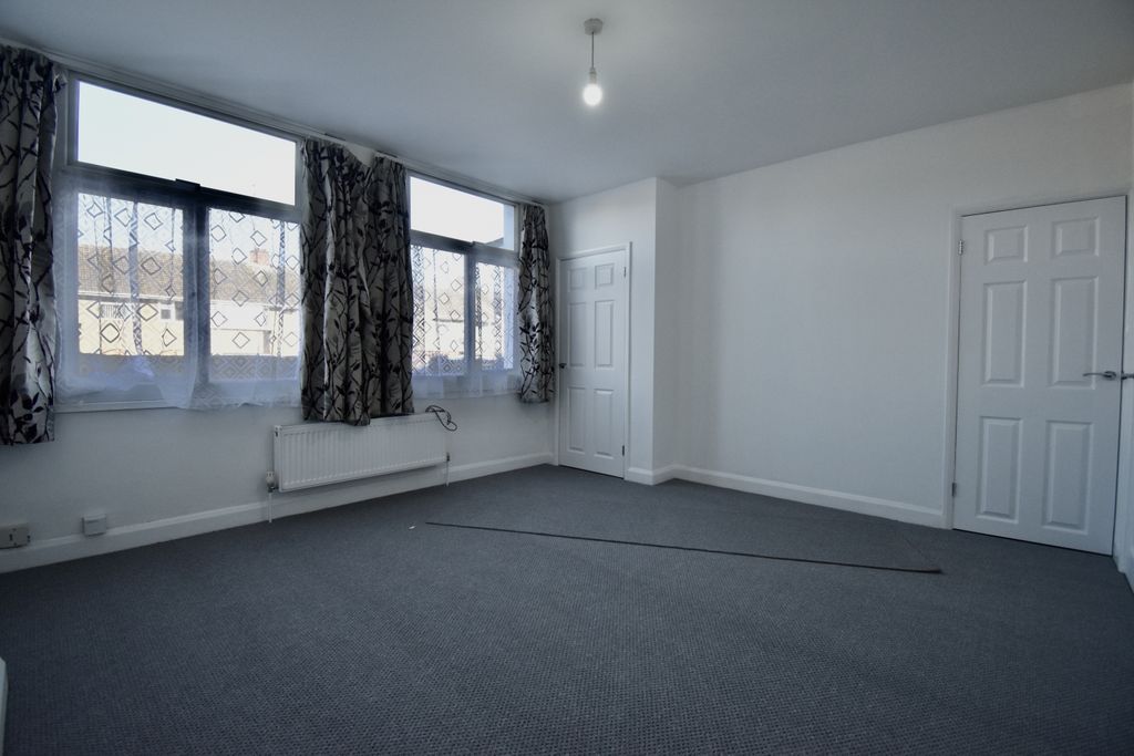 Property photo 3 of 9 Dsc_0642