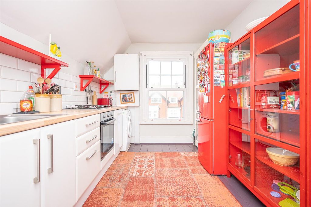 Property photo 2 of 25 Flat4,6Norwichroadcromer-38.Jpg