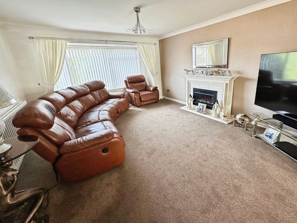 Property photo 3 of 15 Photo 11
