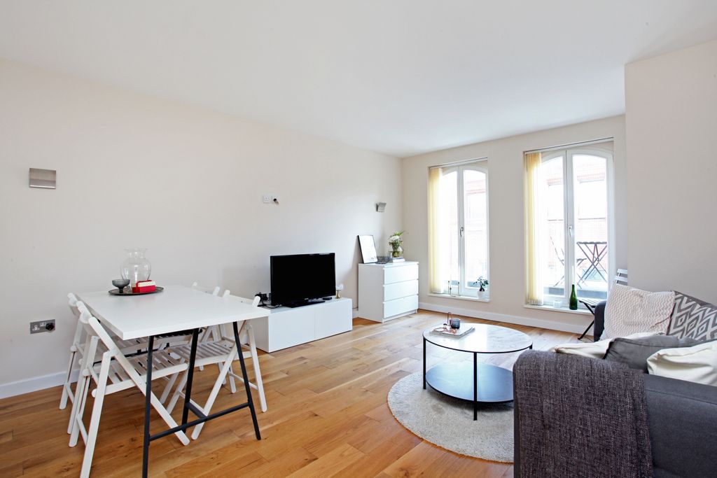 Property photo 2 of 9