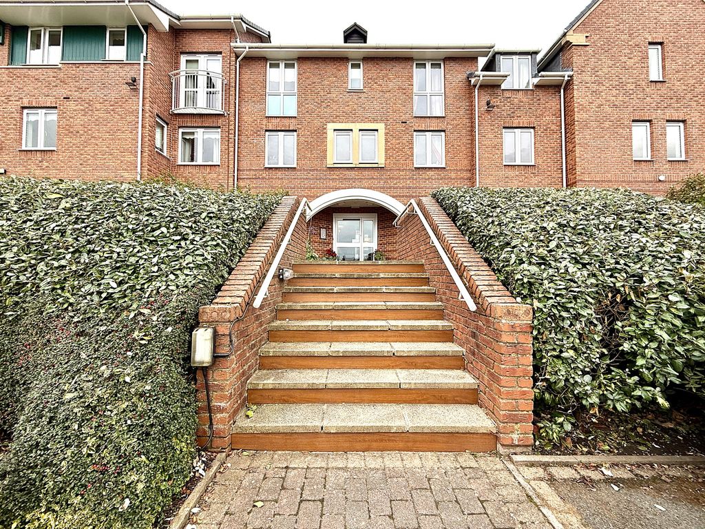 Property photo 1 of 18