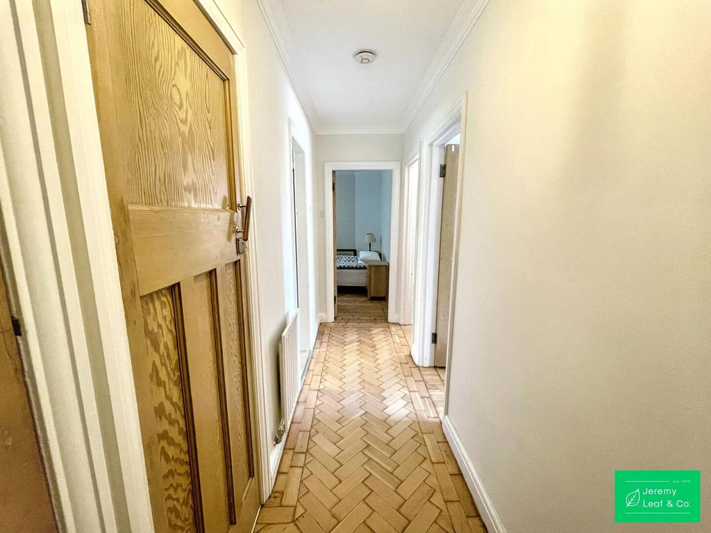 Property photo 3 of 9 Hallway