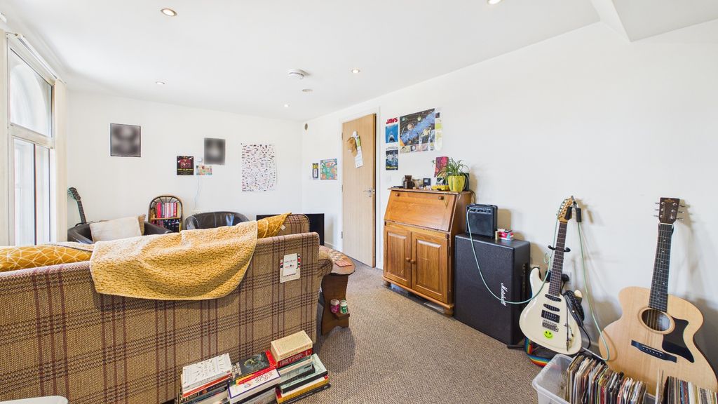 Property photo 3 of 12 5093429