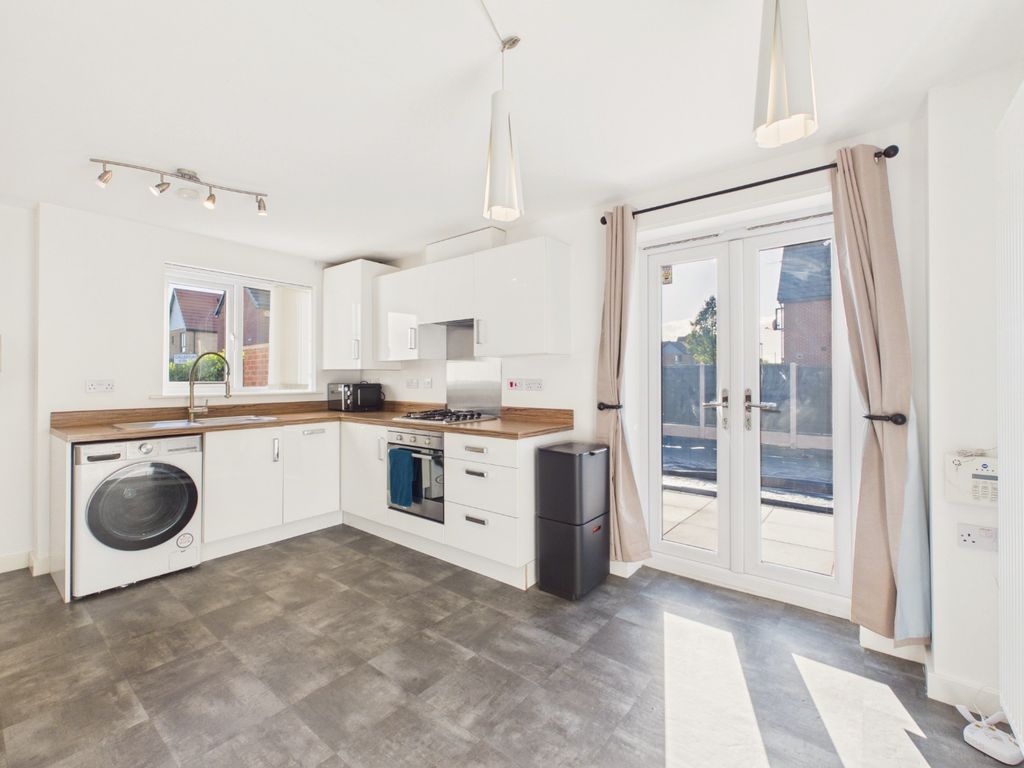 Property photo 3 of 18 5595125