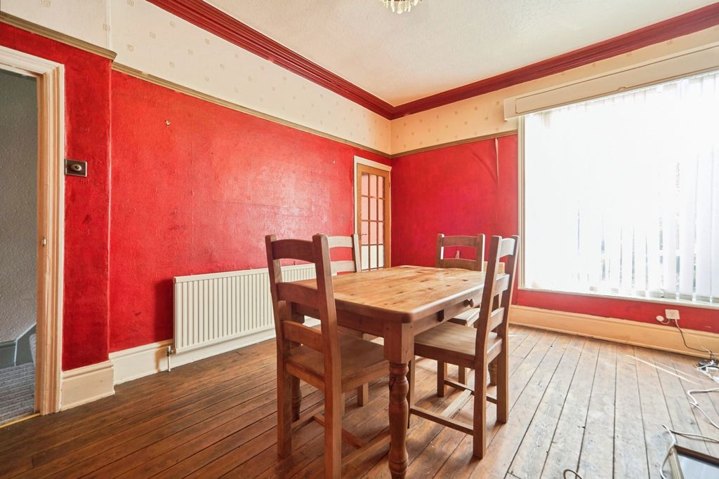 Property photo 3 of 21 Dining Room