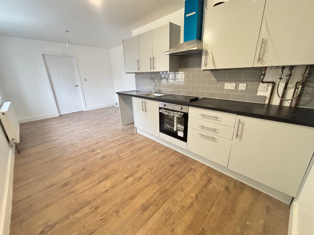 Property photo 2 of 9 Image