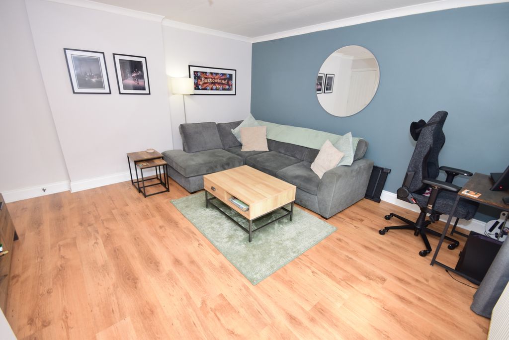 Property photo 3 of 14 Gallery