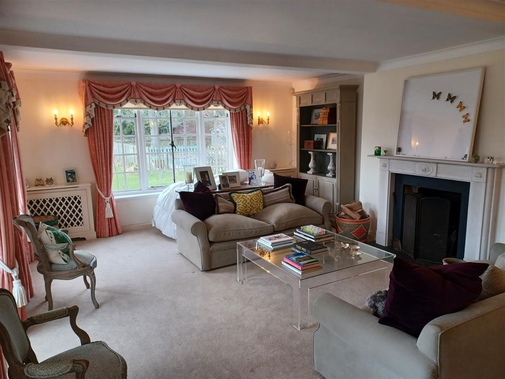 Property photo 2 of 24 Drawing Room