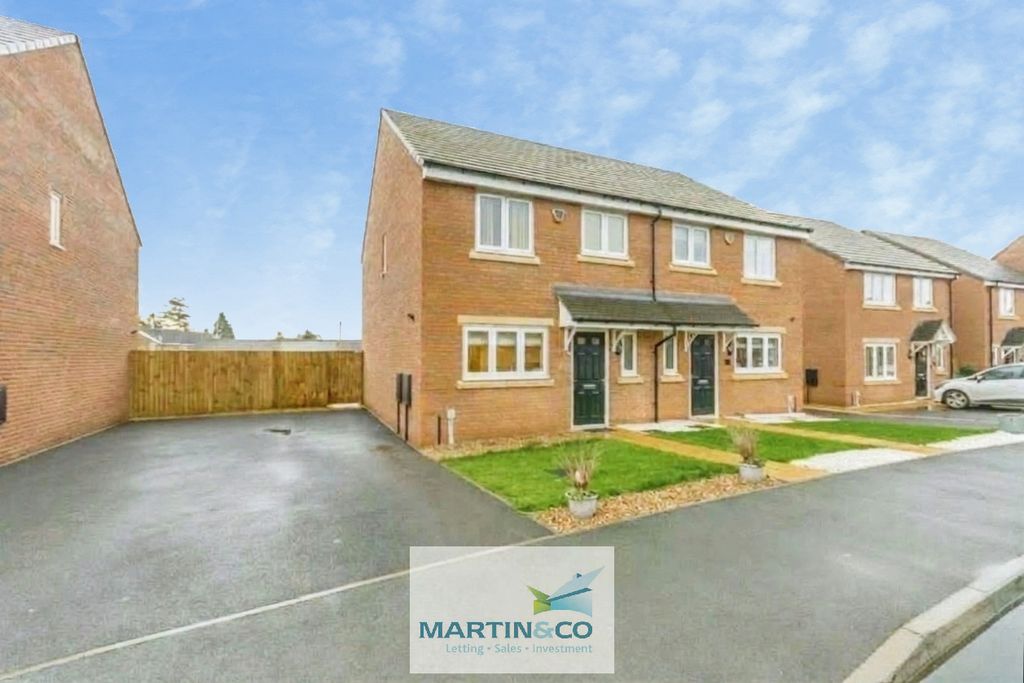 Property photo 1 of 17 09752d8B--43Ef-A1C7-EE8926571Aab-10941-000002348D7