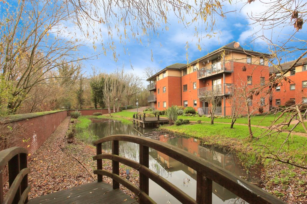 Property photo 1 of 17