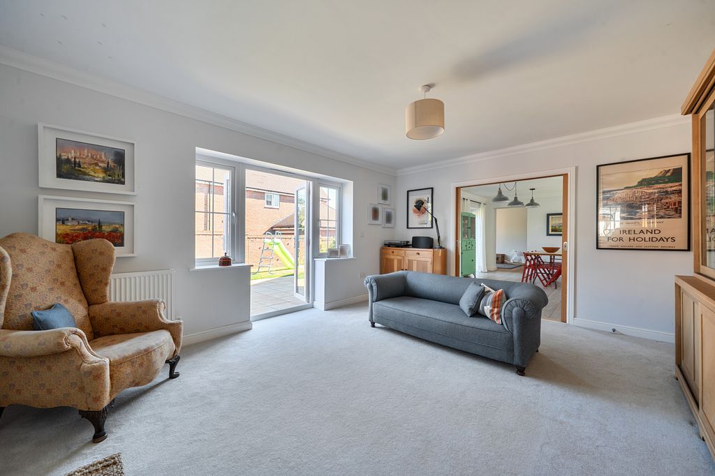 Property photo 2 of 18