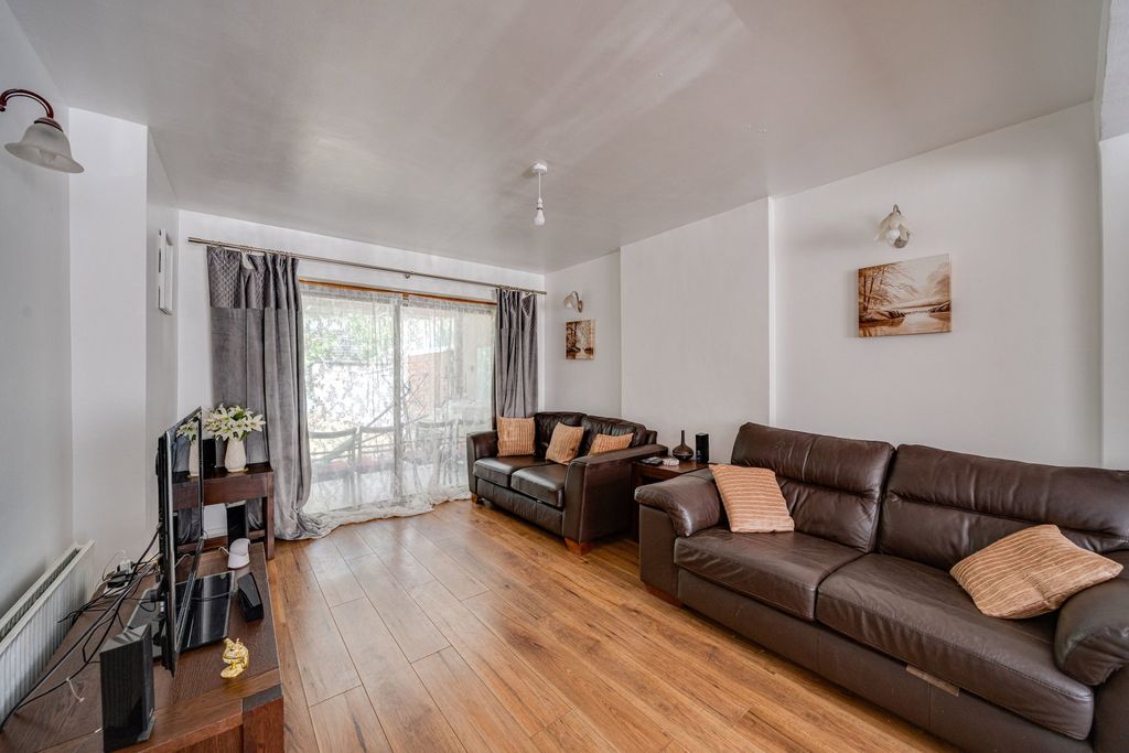 Property photo 2 of 15