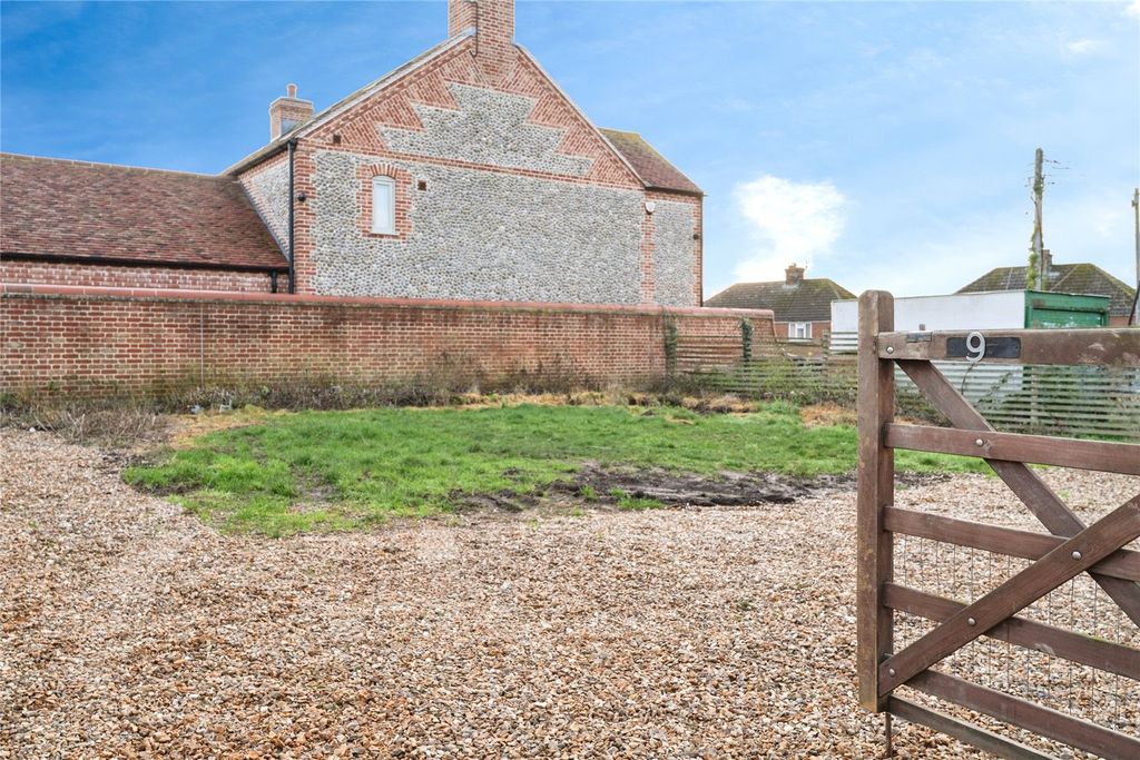 Property photo 3 of 19 Picture No. 04