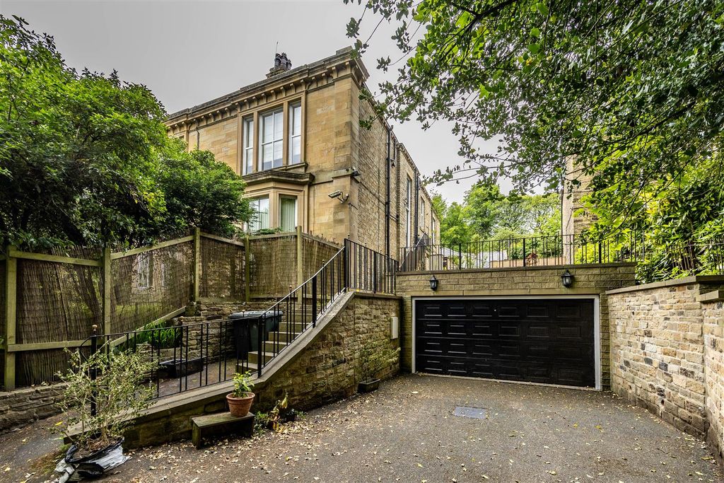 Property photo 1 of 41 5Ahrhudds-220525-44.Jpg