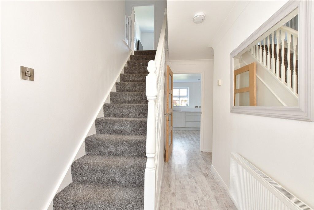 Property photo 2 of 16 Entrance Hall