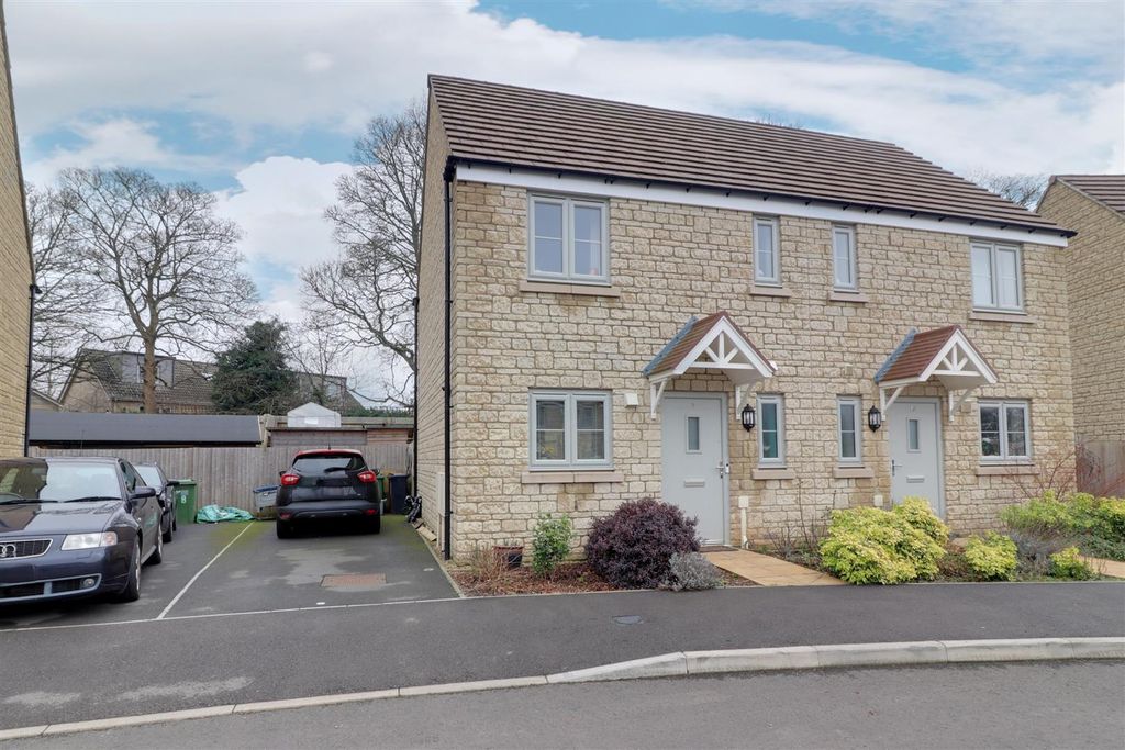 Property photo 1 of 18