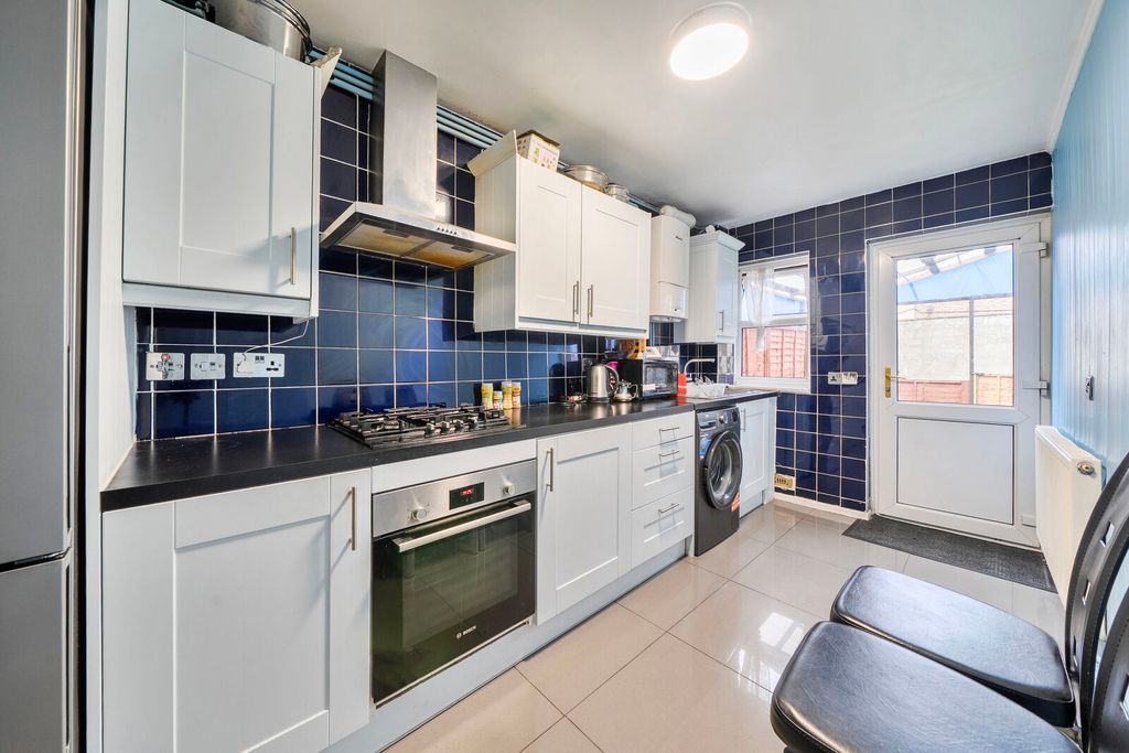 Property photo 3 of 17