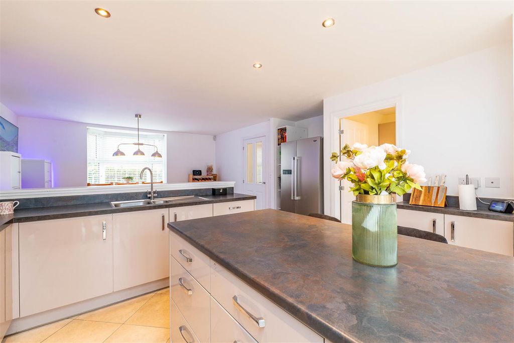 Additional image 8 of 6 bed detached house for saleWhiteleaf Place, Leyland PR25
