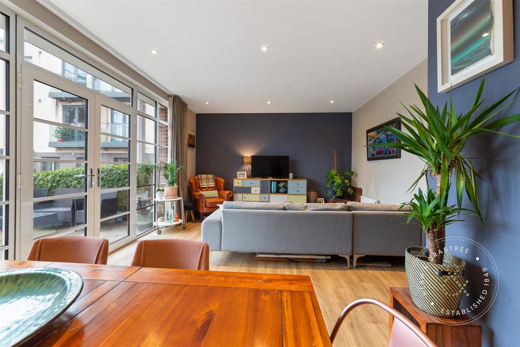 Property photo 2 of 24 St-Winefrides-Appt1-16.Jpg