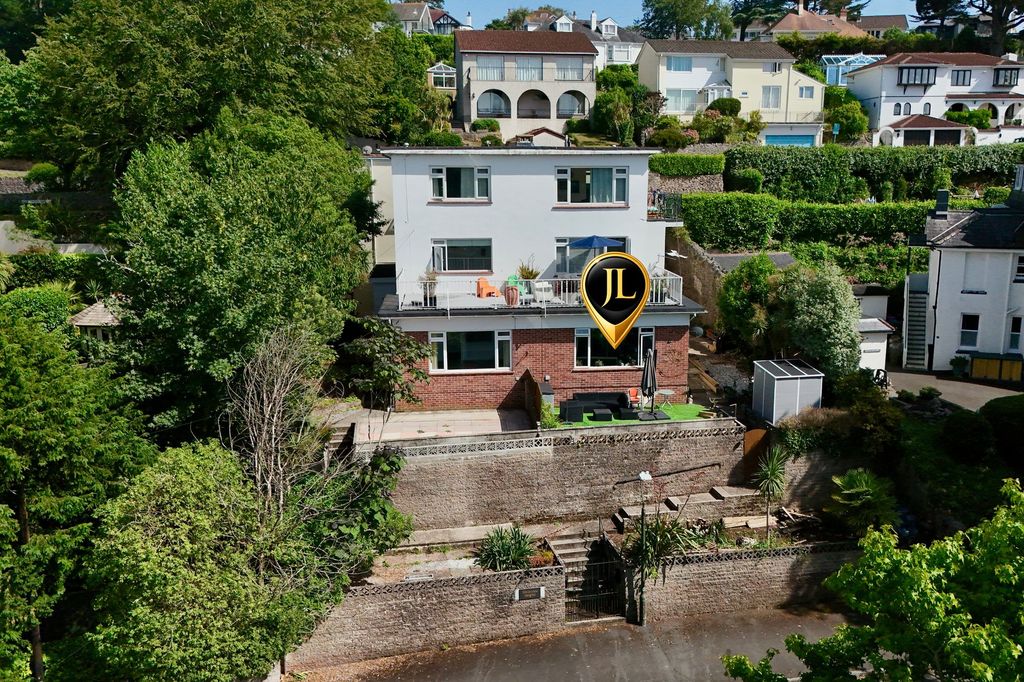 Property photo 1 of 30