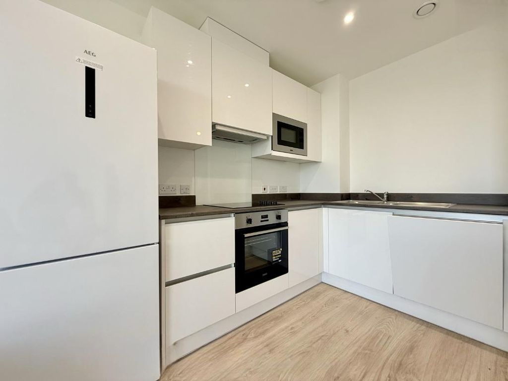 Property photo 2 of 5 4