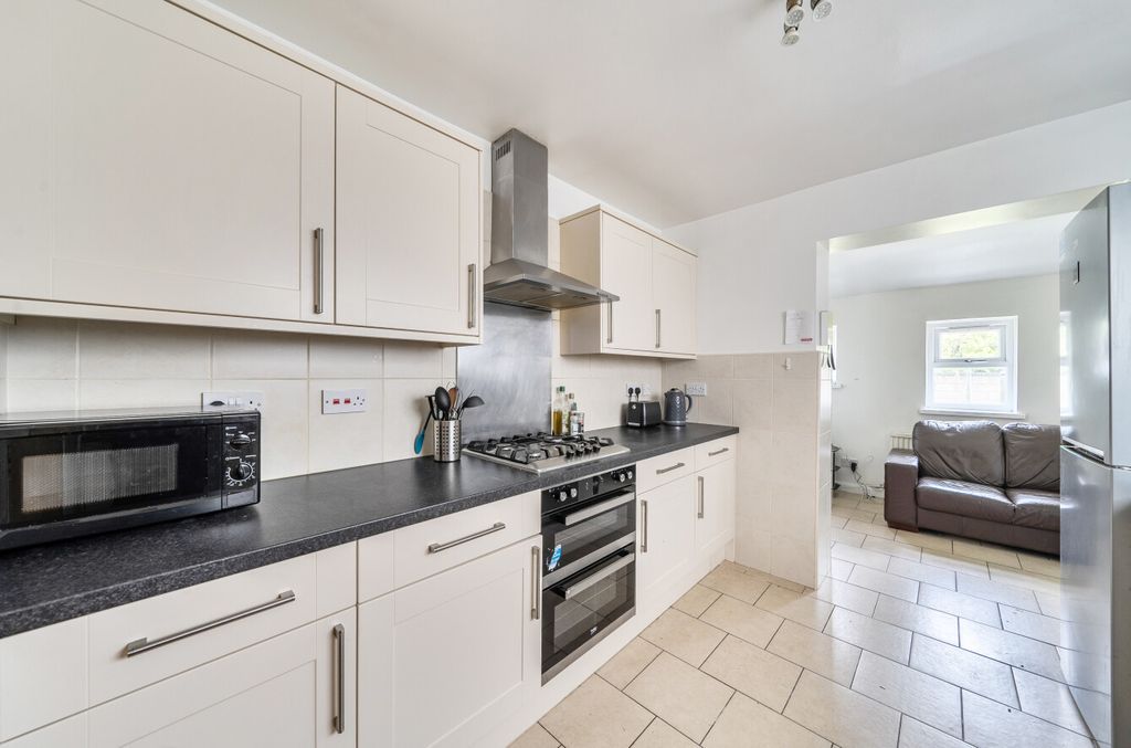 Property photo 2 of 14 Kitchen