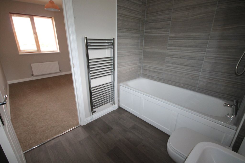 Property photo 3 of 11 Picture No. 23