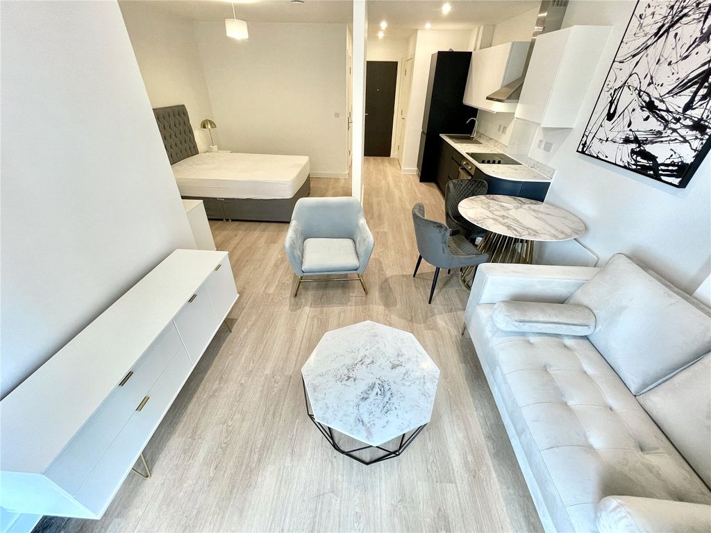 Property photo 3 of 16 Picture 3