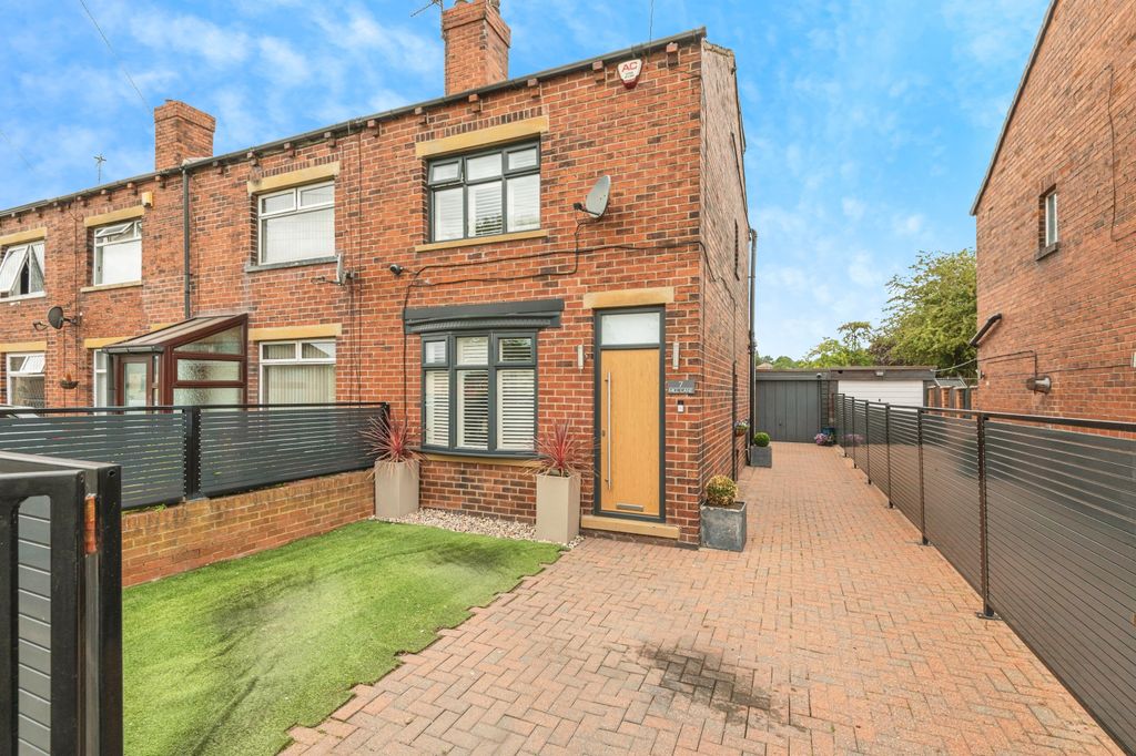 Property photo 1 of 18