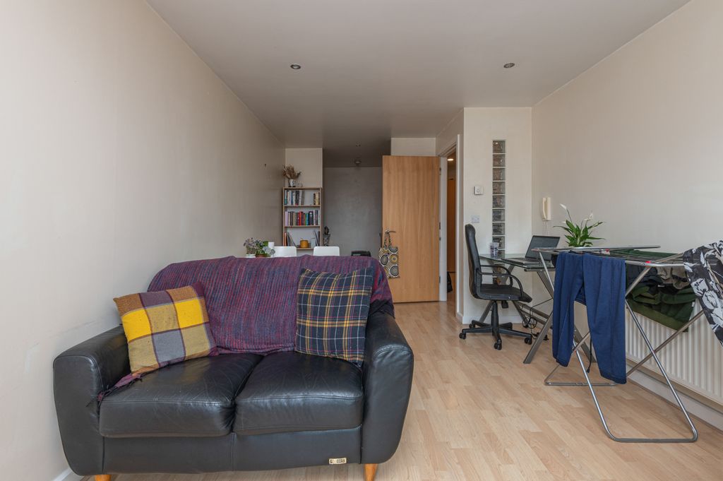 Property photo 3 of 24