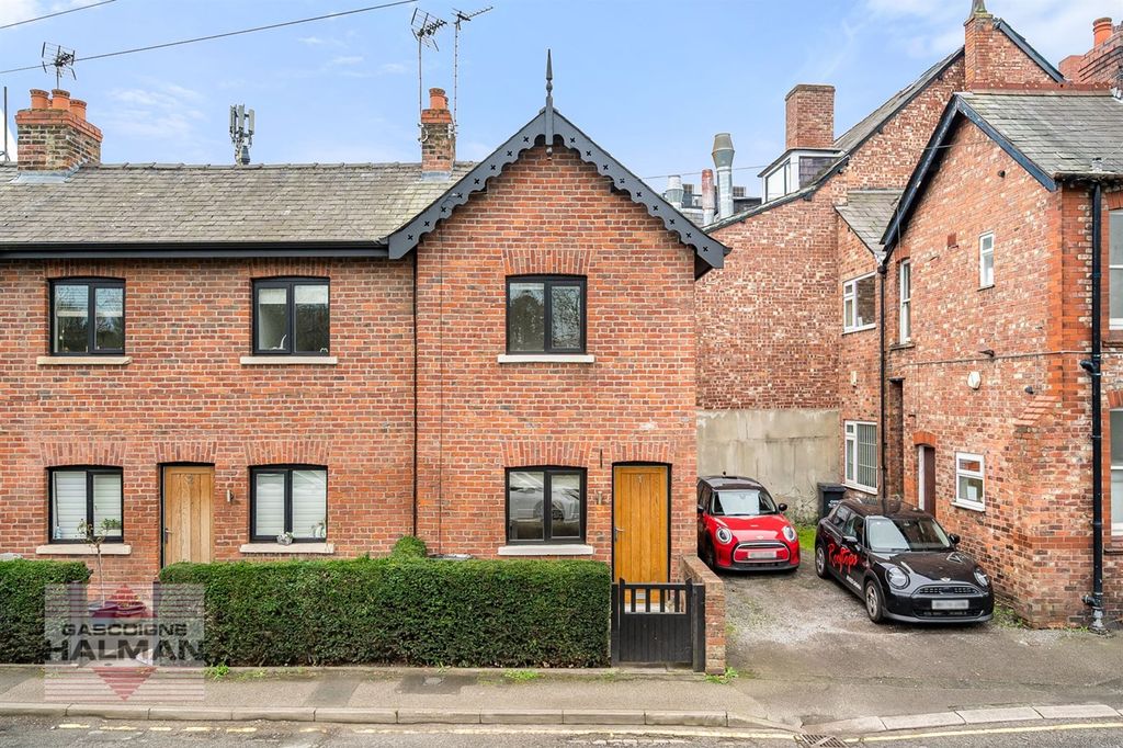 Property photo 1 of 15 (Main)