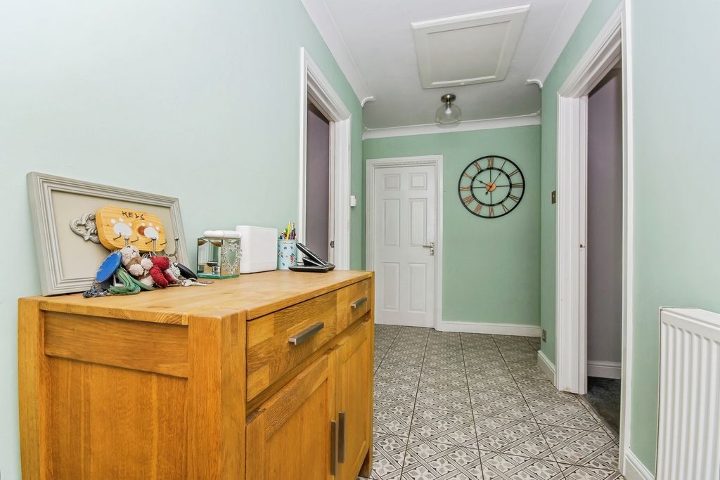 Property photo 2 of 17 Photo