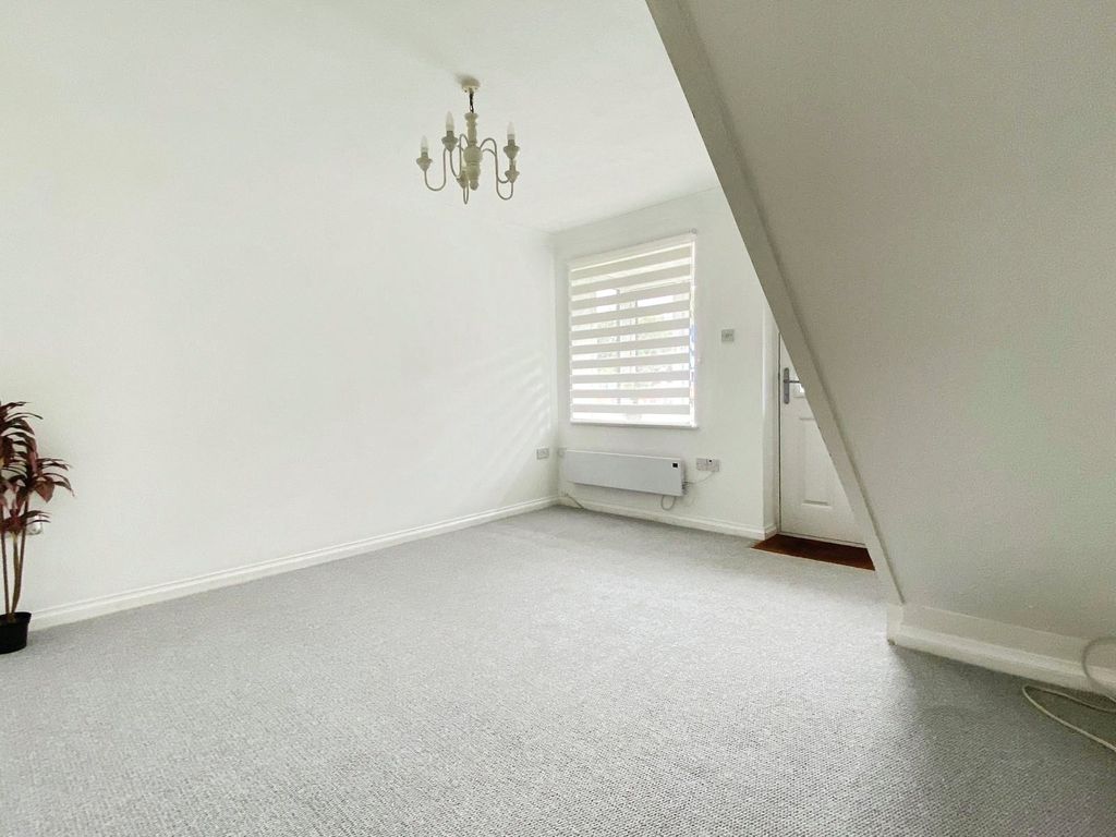 Property photo 3 of 8 Picture No. 23