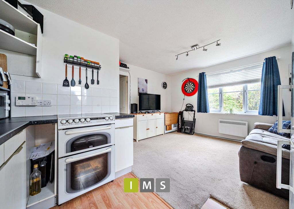 Property photo 3 of 12
