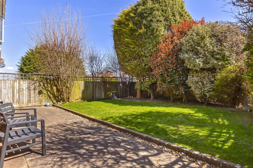 Property photo 2 of 19 Robson Court_12.Jpg