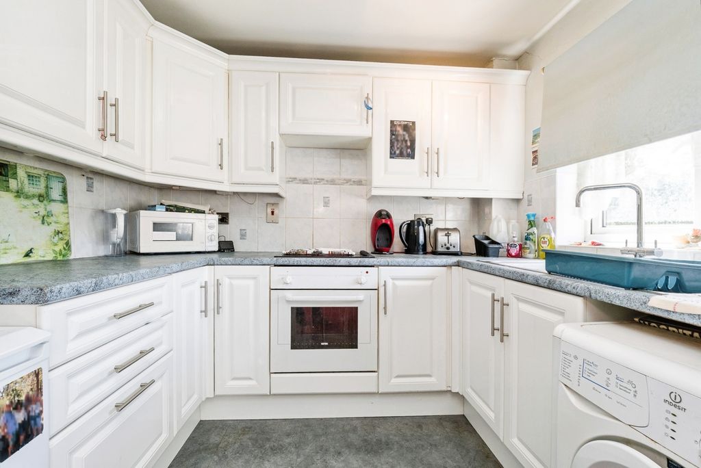 Property photo 2 of 12 Kitchen