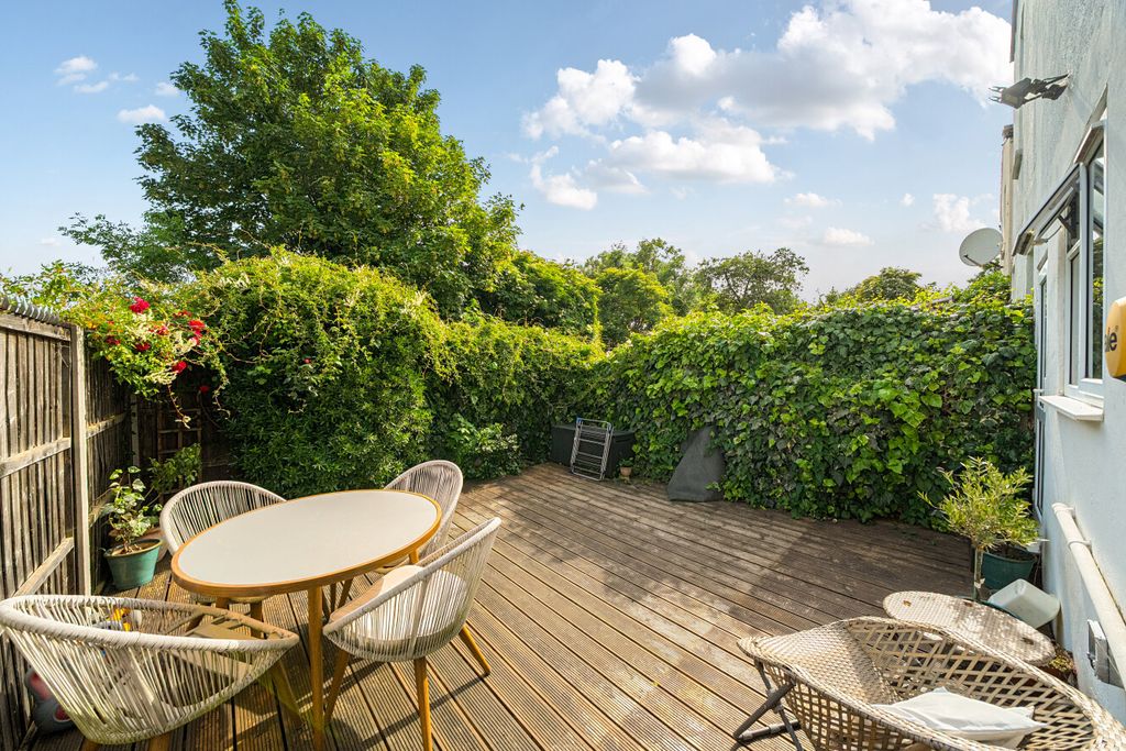 Property photo 2 of 16 1466399-14-6A1868...