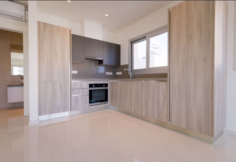 Property photo 3 of 20 Kitchen &amp; Guest W/C