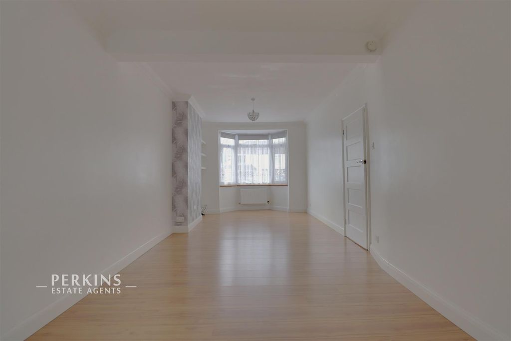 Property photo 2 of 7 Rec.Jpg
