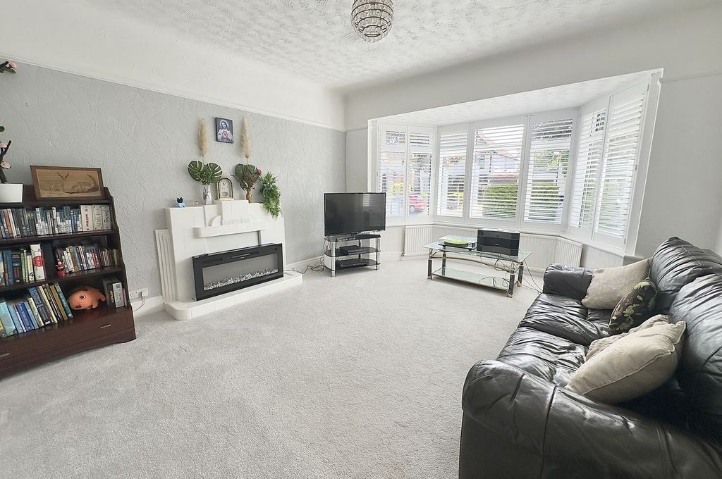 Property photo 2 of 24