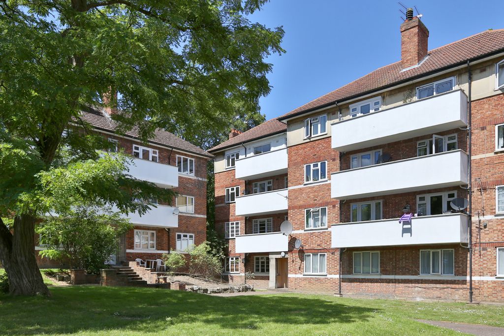 Property photo 2 of 8 Gallery