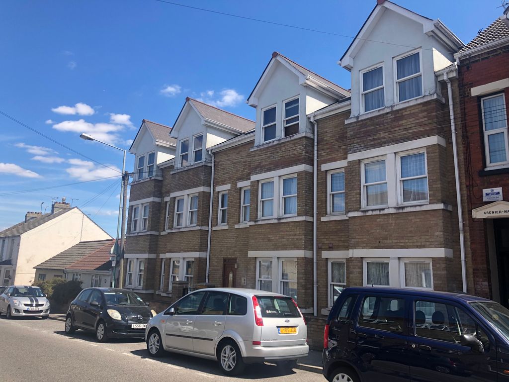 Property photo 1 of 7 Main Building