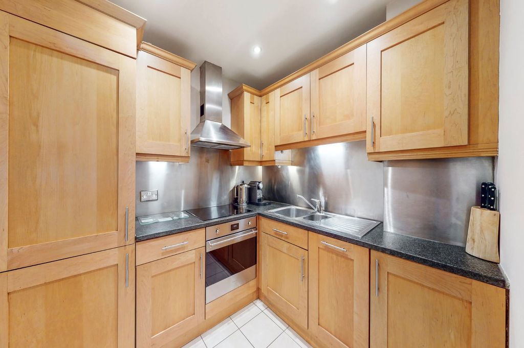 Property photo 2 of 16 Picture No. 08