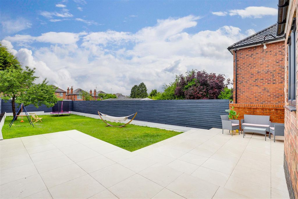 Property photo 3 of 24 997.Jpg