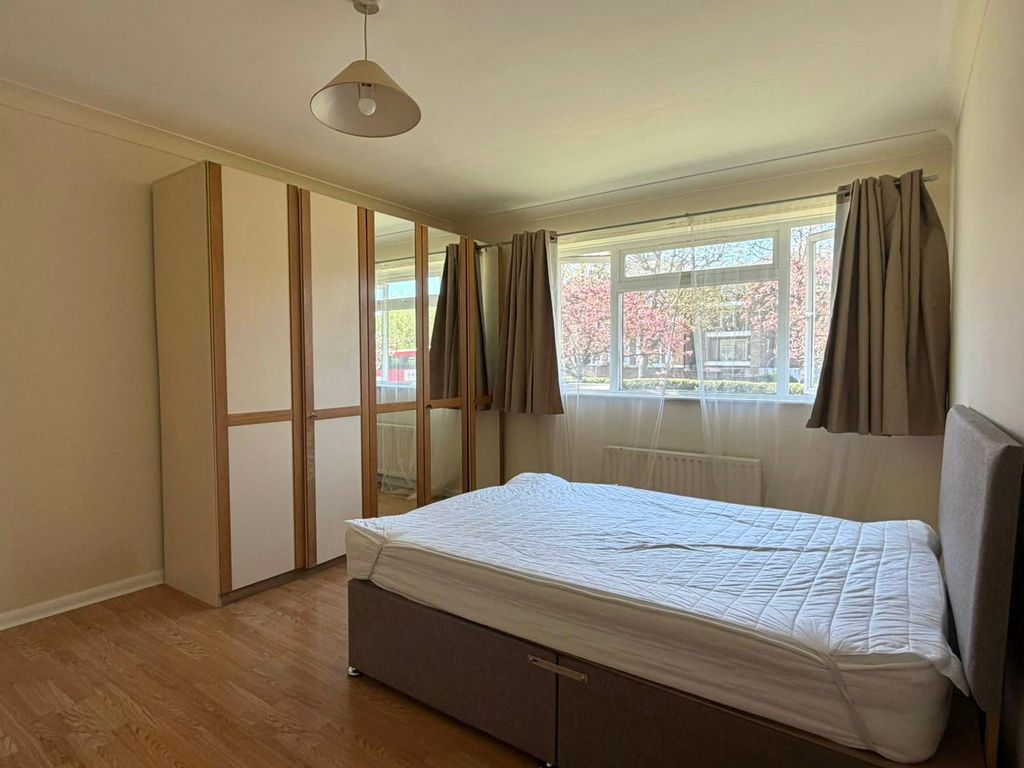 Property photo 3 of 9 Picture No. 01