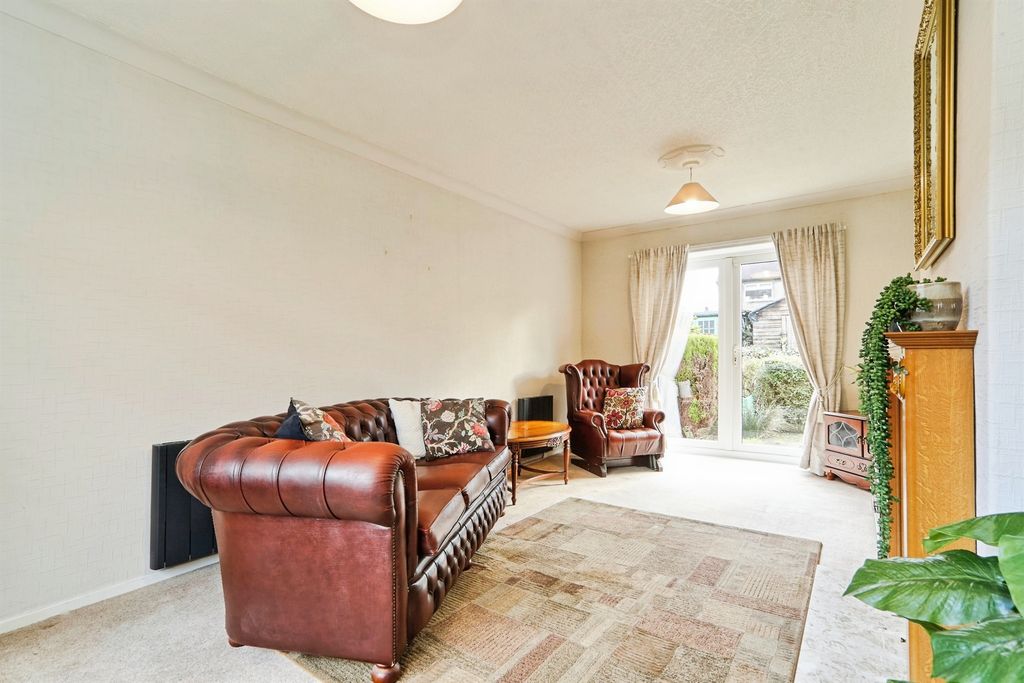 Property photo 3 of 17