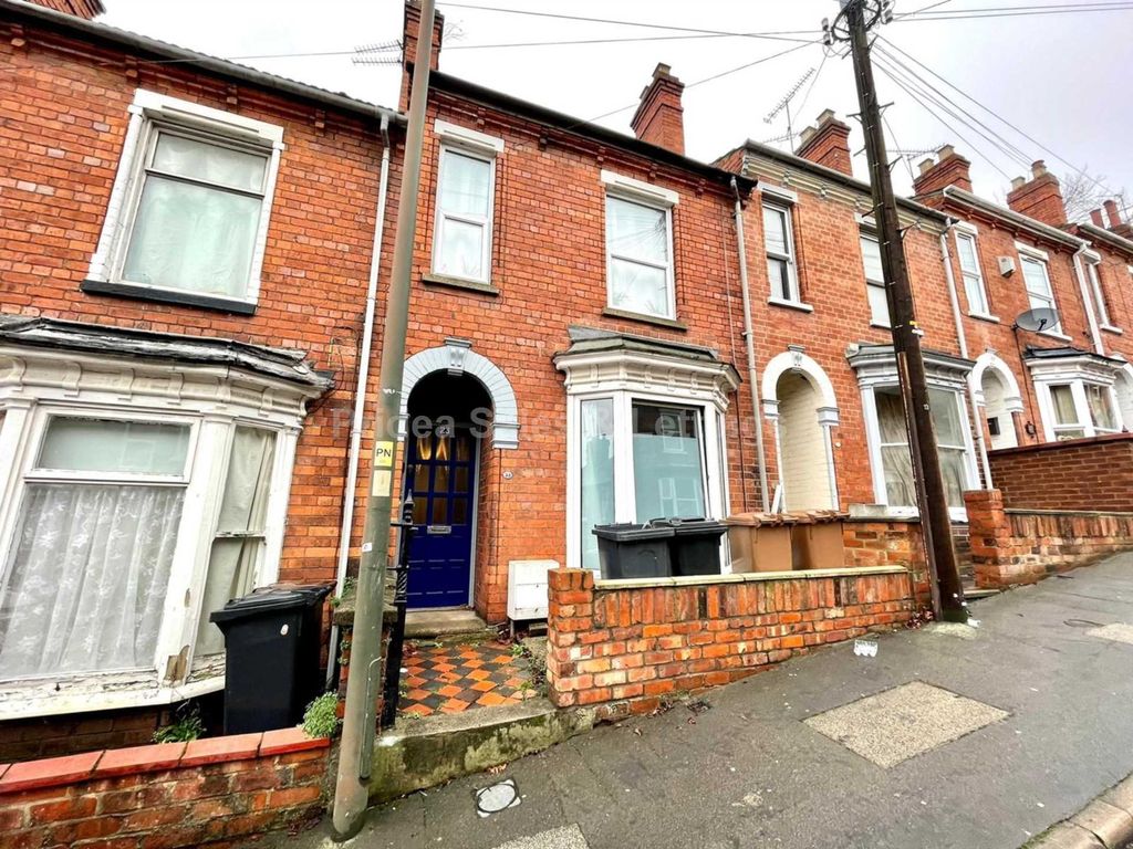 Property photo 3 of 5