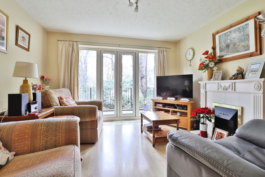 Property photo 2 of 17